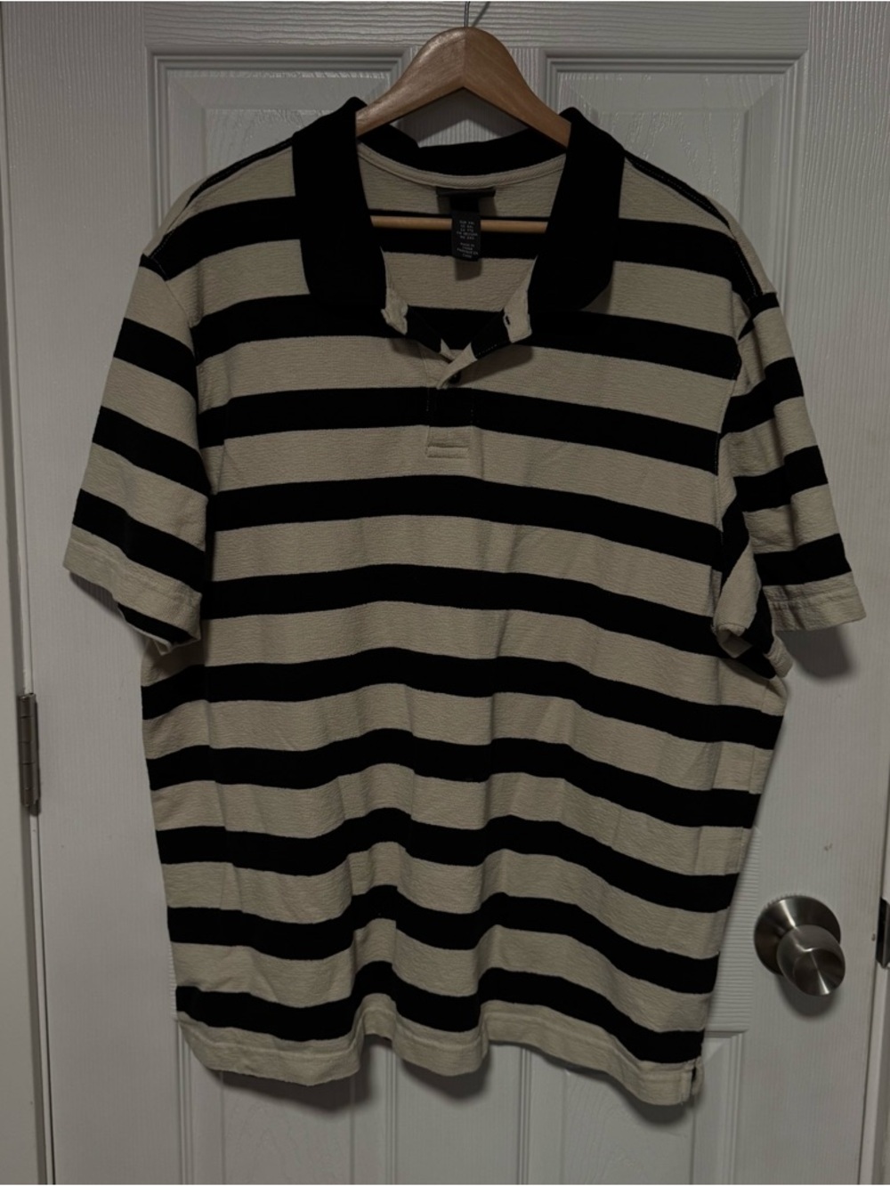 H&M Men's Short Sleeve Polo in Black and Cream Stripes XXL